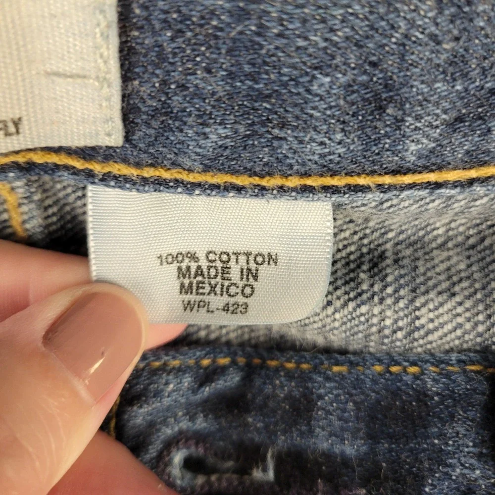 Levis 501 Jeans Mens 34x30 Blue Button Fly Straight Leg Medium Wash Denim